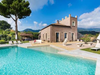 Villa Pool Linera