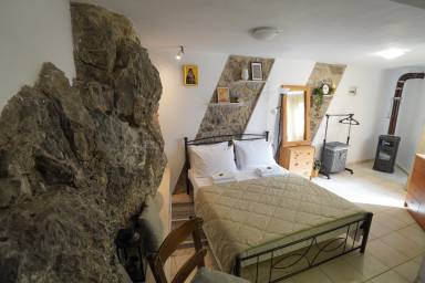 Airbnb  Agios Konstantinos