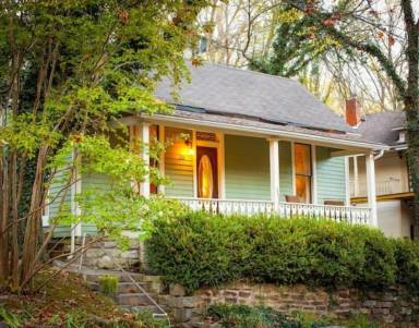 Airbnb  Eureka Springs