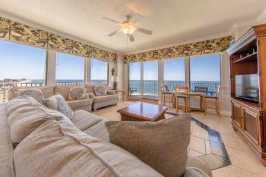 205 m² Condo