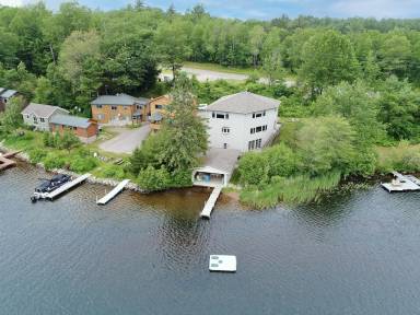 House Lake Tomahawk
