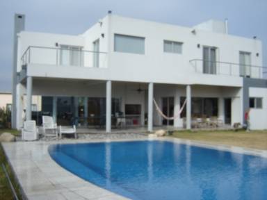 Quarto particular  Pilar