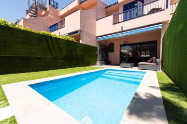 Fully equipped holiday apartment with BBQ, terrace & garden | Beach nearby