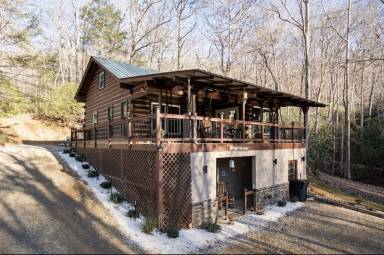 Cabin Blairsville