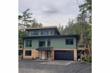 House  Ucluelet