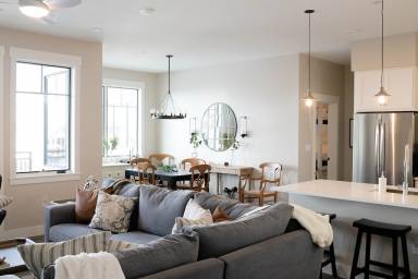 Condo  Fraser