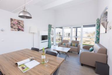 Bungalow avec terrasse et jardin