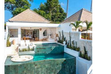 Großzügige Villa mit Terrasse, Garten und privatem Pool