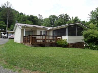 Cabin Center Hill Lake
