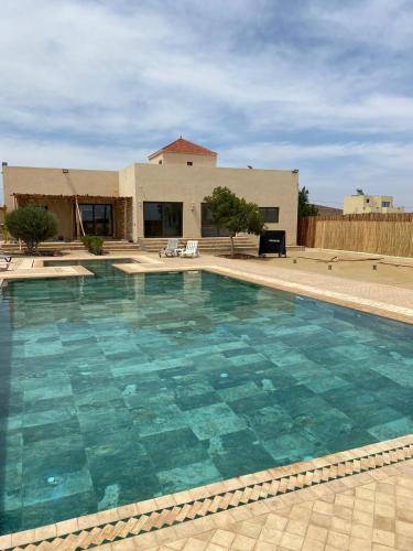 300 m² Villa