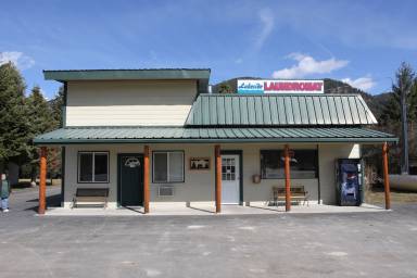 Motel  Trout Creek