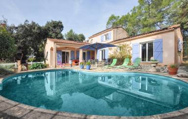 180 m² House
