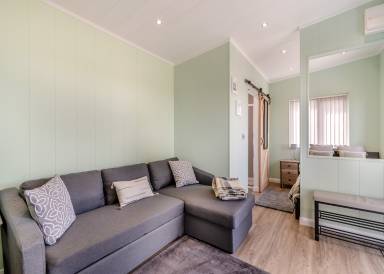 Enjoy the ease and flexibility of a Manorbier holiday home - HomeToGo
