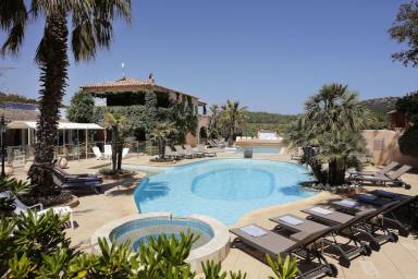 Spettacolare aparthotel adatto alle famiglie con giardino, terrazza e piscina