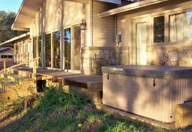 325 m² House