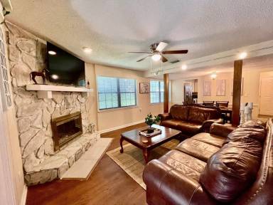 House North Brooksville