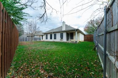 House Pet-friendly West Arlington