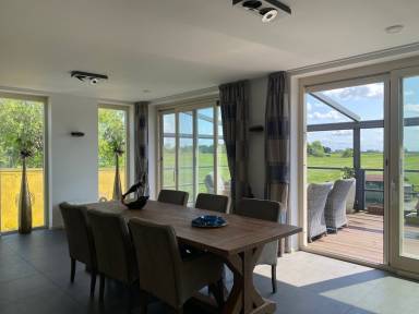 200 m² House