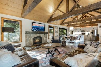 House Pet-friendly Tahoe Park