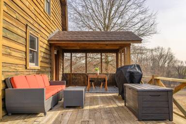 Cabin Balcony/Patio Nashville