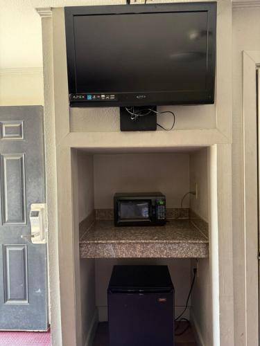 Budget Inn — photo 2