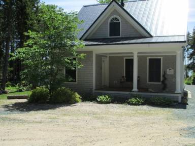 Cottage Kitchen Stonington