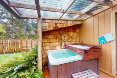 House  Yachats