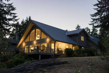 House  Halfmoon Bay