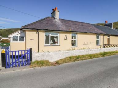 Cottage Llwyngwril