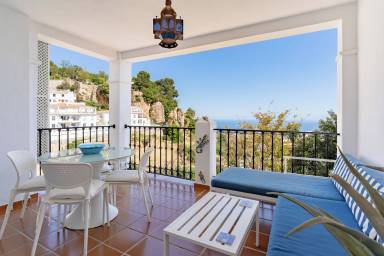 Holiday apartment with terrace, pool & jacuzzi | Mountain view