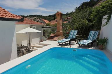 House Nerežišća