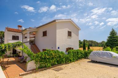 Appartamento con terrazza e giardino