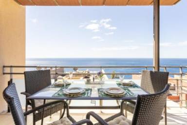 350 m² House
