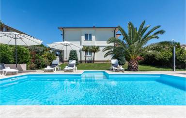 Maison de vacances 300 m²