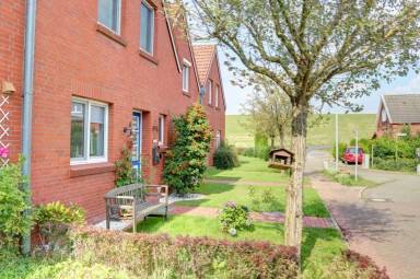 Tolles Ferienhaus in Ditzum mit Garten & Terrasse