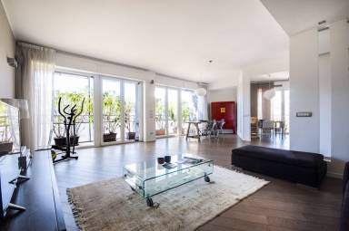 140 m² Apartment
