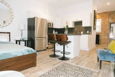 Apartment Dufferin Grove