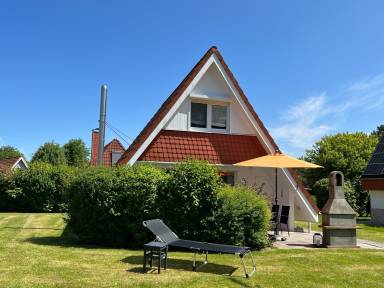 Ferienhaus in Dorumer Neufeld mit Garten, Grill & Terrasse