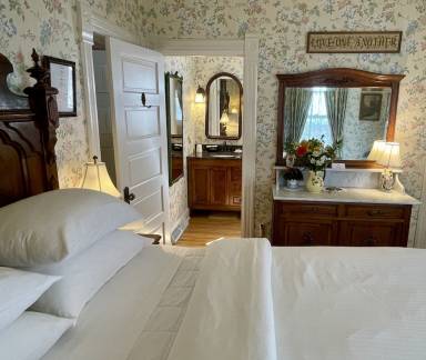 Bed and breakfast  Fish Creek