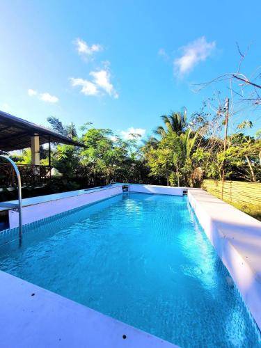 Maison de vacances Mahabangkahoy Cerca