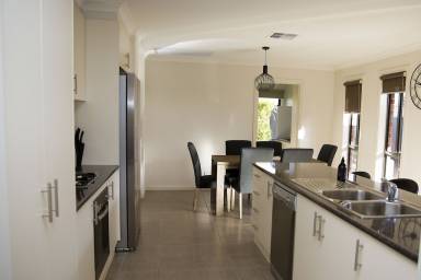 House  Red Cliffs