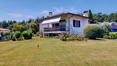 120 qm Ferienhaus mit Garten, Umzäunt für 8 Gäste mit Hund in Raffa, Puegnago sul Garda, Italien