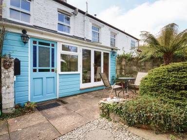 Cottage Bowling Green