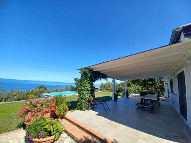 Familienorientierte wunderschöne Villa mit Grill, Garten und privatem Pool | Panoramablick