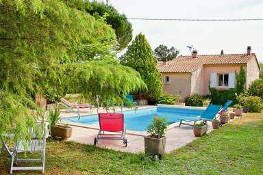 Villa avec jardin, barbecue et piscine privée