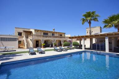 396 m² Villa