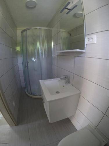 Apartma Obrne