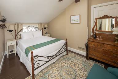 Bed and breakfast  Galena