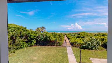 Child-friendly big holiday home with BBQ | Beach nearby