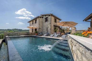 Unterkunft mit Grill, Terrasse und Pool | Panoramablick
